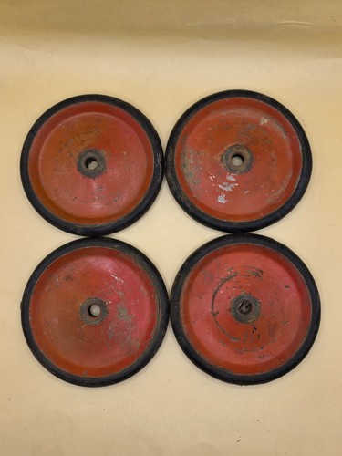 Vintage set red wagon - of,
