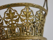 CORBEILLE LAITON DORÉ, jolie