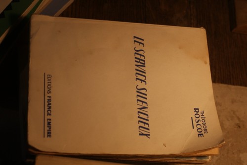Service silencieux - le,