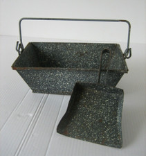 Jouet ancien en Tôle Seau ou Bac avec  sa pelle