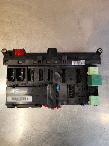 Boitier fusible bmw e53 0 - boitier,