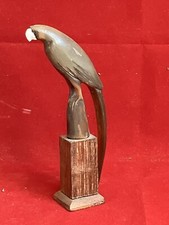 Perroquet en Corne sur son perchoir en bois Pier Import Vintage