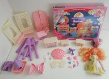 Mattel lot Lady Lovely Locks dame boucleline poupée ile enchantée pieces chateau