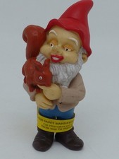 Ancienne Figurine PVC plastique NAIN DE JARDIN AVEC ECUREUIL