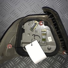 Feu arriere principal droit