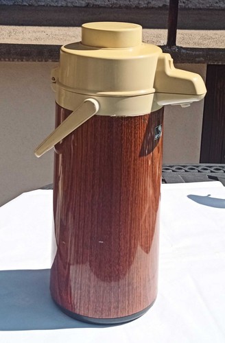 Grand thermos vintage marque