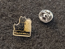 Pin's Black And White Whisky