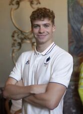 Leon Marchand Jeux Olympiques 2024 Médaille Or Flamme Paris France Cérémonie JO