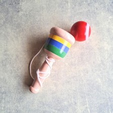 Mini Bilboquet en Bois Enfant