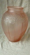 VASE EN VERRE MOULE PRESSE ART