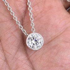 Pendentif solitaire diamant