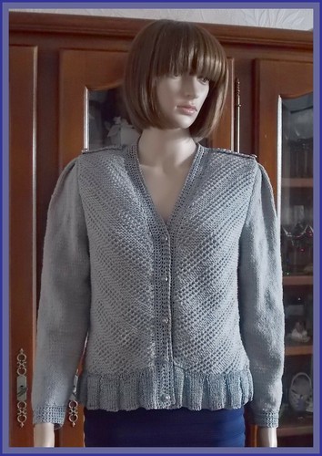 Gilet gris encolure modèle - gilet,