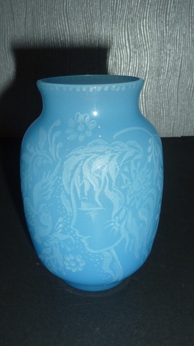 Petit vase verre opalin - en,