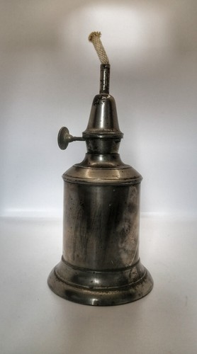 Lampe huile ancienne - À,