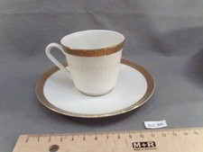 7 tasses et soucoupes et