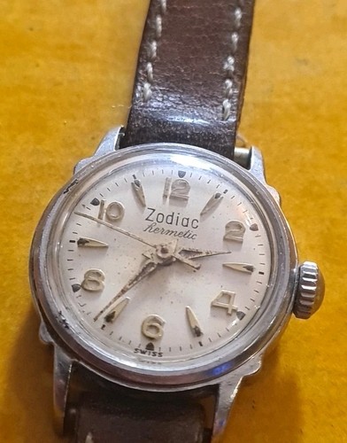 Montre mécanique zodiac lady - ,