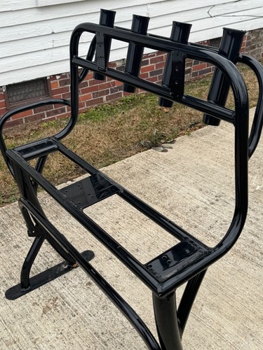 Pro series leaning post - series,