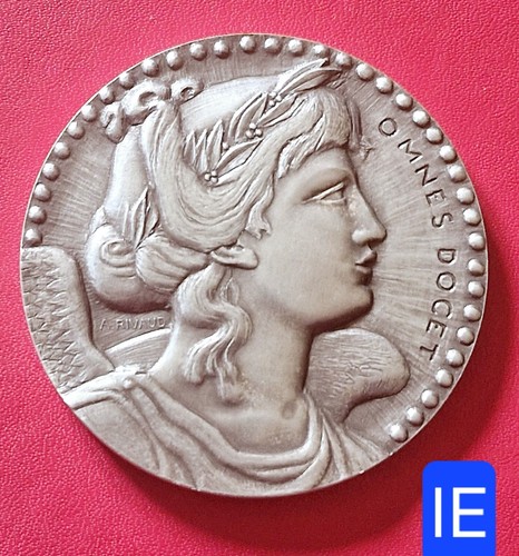 Belle médaille artistique - belle, bz