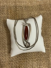 chaine longue et pendentif