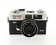 Ricoh 35 ZF avec Rikenon 40 mm f/2.8 numéro 19568037 1976