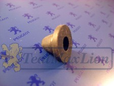 Bouchon récepteur caoutchouc Malle AR Peugeot 203 403 204 304 404 504 505 305 P4