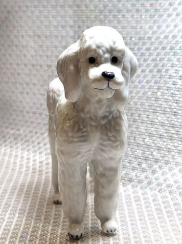 Figurine caniche porcelaine - en,