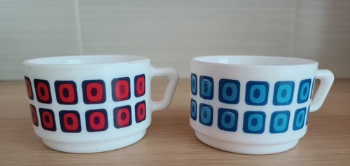 Tasses arcopal années 70 - tasses,