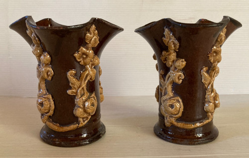 Pair small vases decor of - small,