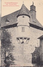 VIC-SUR-CERE 2878 ancienne maison des huttes