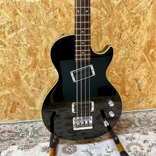 Guitare basse électrique
