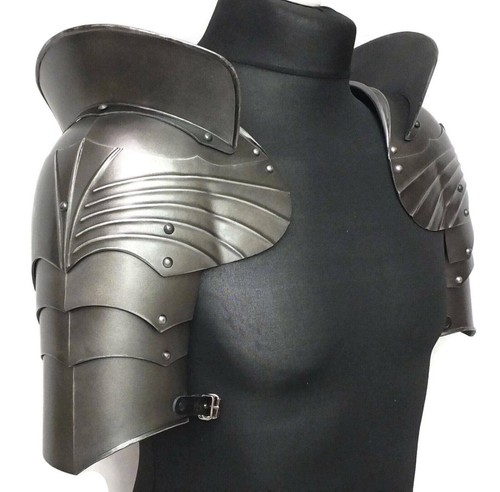 Armure médiévale épaulettes