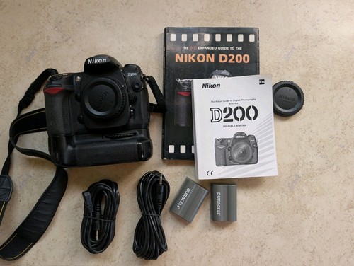 Nikon d200 camera - nikon,