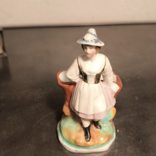Pyrogene figurine - figurine, en
