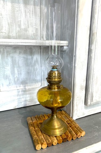 Ancienne lampe huile pétrole - ancienne,
