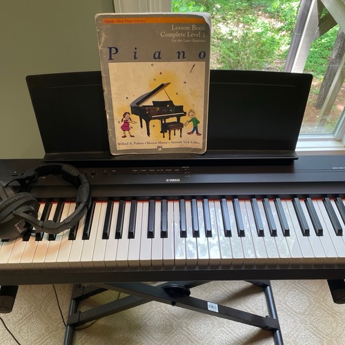 Yamaha piano keyboard with - piano, keyboard/