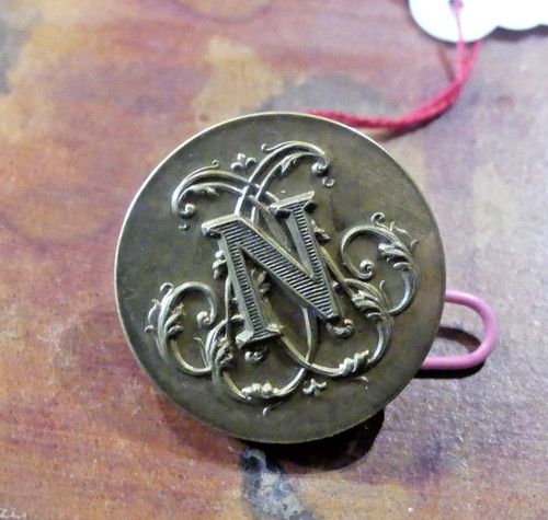 Gros bouton militaire - bouton,