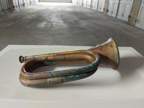 Ancien clairon militaire - ancien,