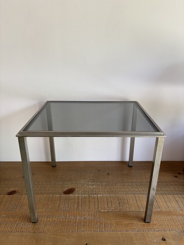Petite table basse design - table,