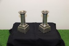 PAIRE DE BOUGEOIRS  EN  ÈTAIN