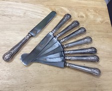 8 Couteaux Anciens En métal