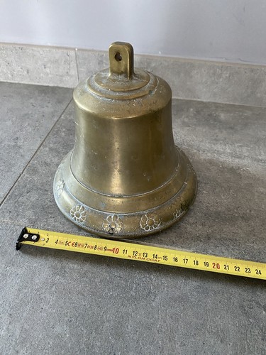 Cloche ancienne alpage art
