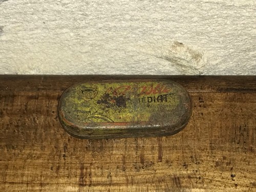 Ancienne petite boîte - , en