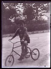 Enfant Tricycle PHOTO NEGATIVE