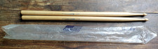 paire de baguettes de batterie