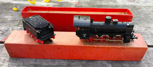 Locomotive vapeur miniature - à,