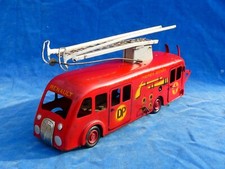 RARE ! CIJ CAMION DE POMPIER MECANIQUE Mechanical firefighter truck - RENAULT DP