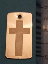 PENDENTIF PLAQUE CROIX ACIER
