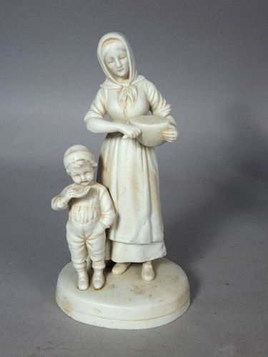 Ancien sujet biscuit jeune