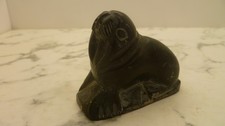 MORSE , PHOQUE CANADA , INUIT ESQUIMAU PIERRE taille directe   sculpture art -