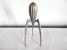 Presse-agrumes Alessi Juicy Salif design par Philippe Starck